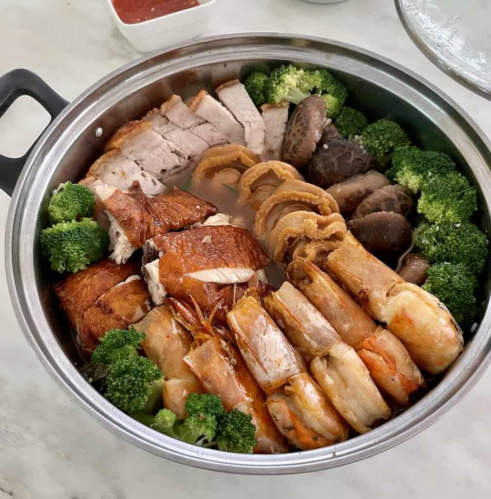 Pen Cai with abalone,shrimp,roast pork and chicken,mushroom,brocolli